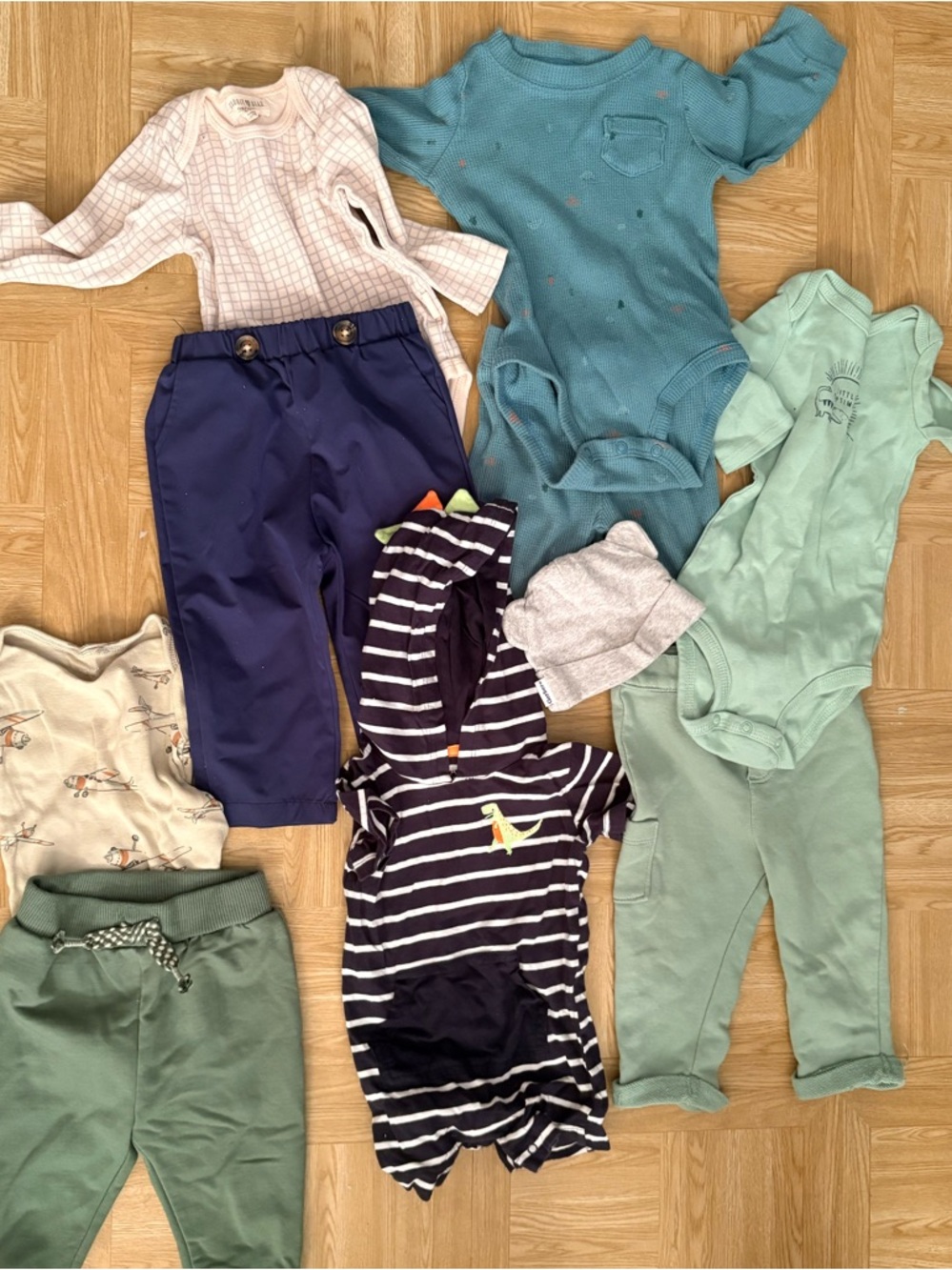 BABY BUNDLE - Picture 2 of 7